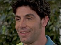 Un Posto al Sole, anticipazioni 23 dicembre:  Eduardo si riavvicina a Clara, Pino sorprende Rosa