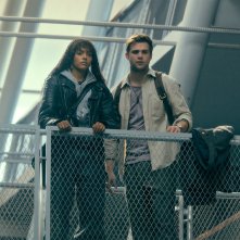 Prime Target. Leo Woodall e Quintessa Swindell in una foto della serie.