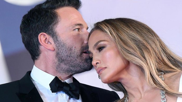 Jennifer Lopez e Ben Affleck ritirano dal mercato la villa di Beverly Hills