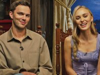 Nosferatu, intervista a Lily-Rose Depp e Nicholas Hoult: 'Il male fa parte di noi. E va compreso'