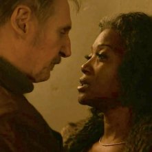 Absolution - Storia criminale: Liam Neeson e Yolonda Ross in una scena del film