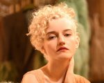 The Fantastic Four: First Steps, Julia Garner anticipa: 'Il mio Silver Surfer sarà davvero... scintillante'