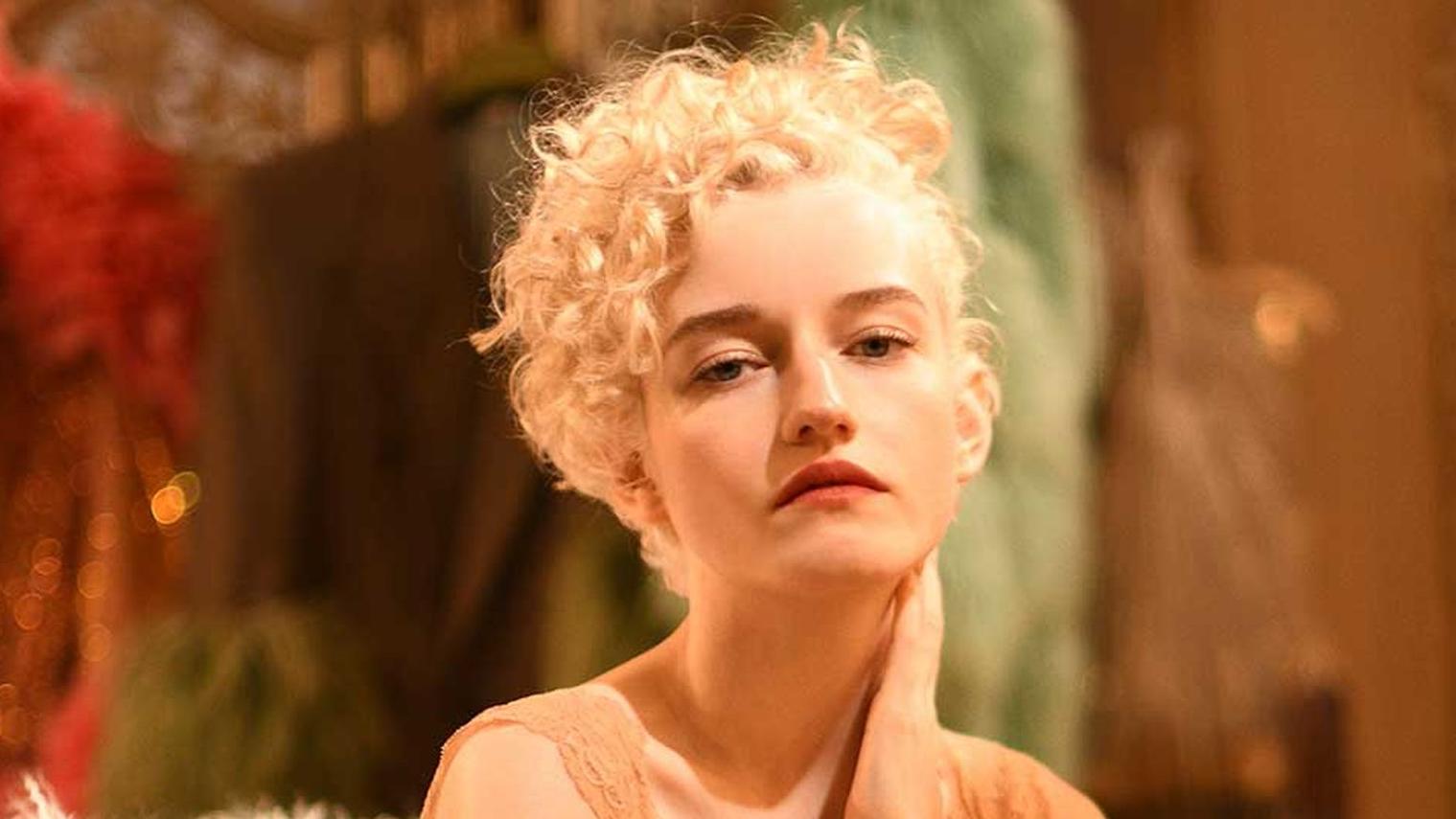 Julia Garner si prepara a trasformarsi in Silver Surfer