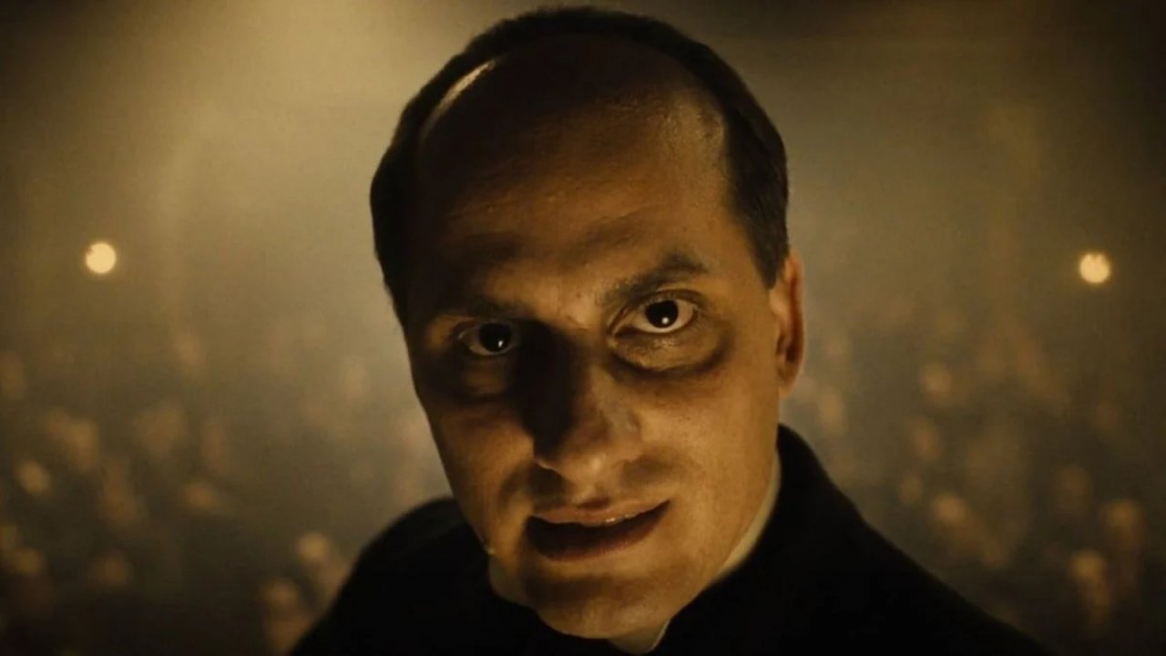 Luca Marinelli è Benito Mussolini in M. Il figlio del secolo