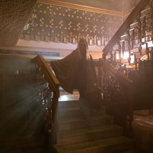 Al progredire della notte: Lilly Englert in una sequenza