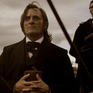 American Primeval. Kim Coates in una scena della serie.