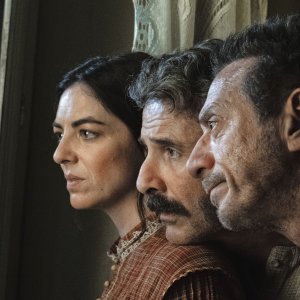 L'abbaglio: Giulia Ando, Ficarra e Picone in una scena