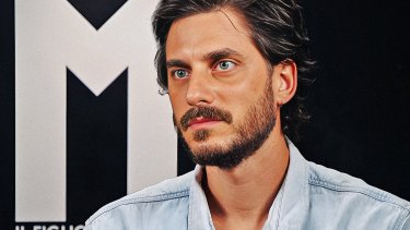 Marinelli M. Il figlio del secolo: la nostra intervista a Luca Marinelli e Joe ...