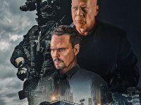 Wire Room - Sorvegliato speciale, recensione: uno stanco Bruce Willis in un mediocre action-movie