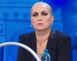 Amici 24: Alessandra Celentano e Garrison sono ai ferri corti, Maria De Filippi costretta a intervenire