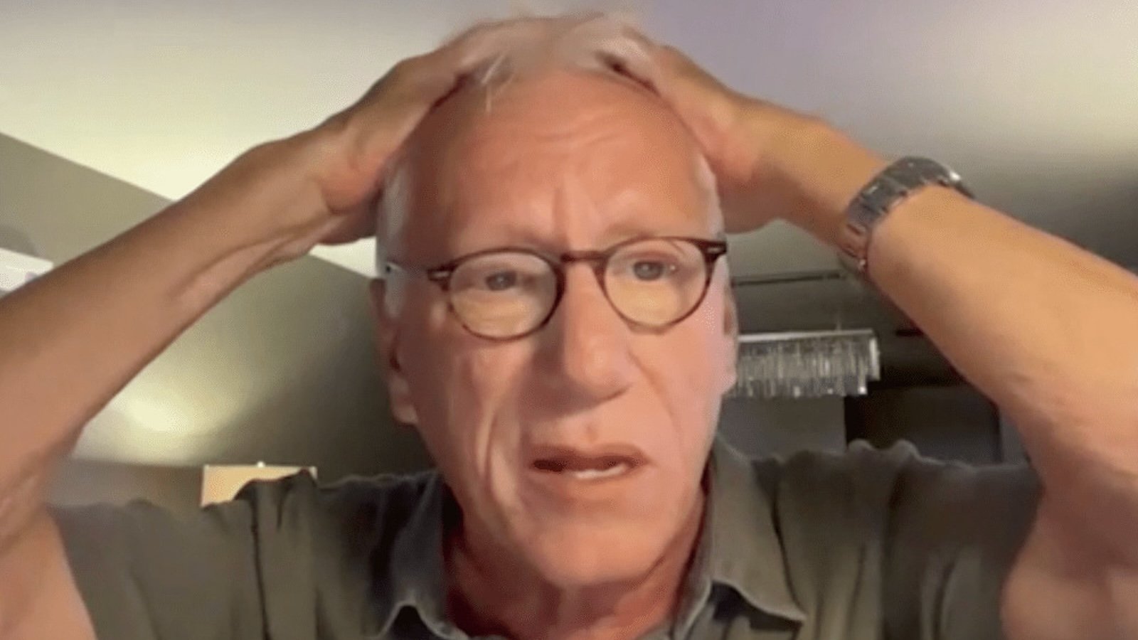 James Woods in lacrime durante un'intervista alla CNN