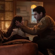 Wolf Man: Christopher Abbott e Mathilda Firth in una scena