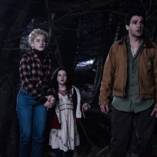 Wolf Man: Christopher Abbott, Julia Garner, Mathilda Firth in un'immagine