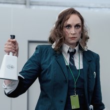 Scissione. Gwendoline Christie in una scena della seconda stagione.
