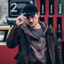 Subteran. Cezar Grumazescu in una scena della serie.