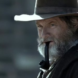 American Primeval. Shea Whigham in una scena della miniserie.