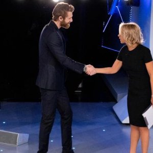 C'è posta per te: Maria De Filippi insieme a un ospite in una foto