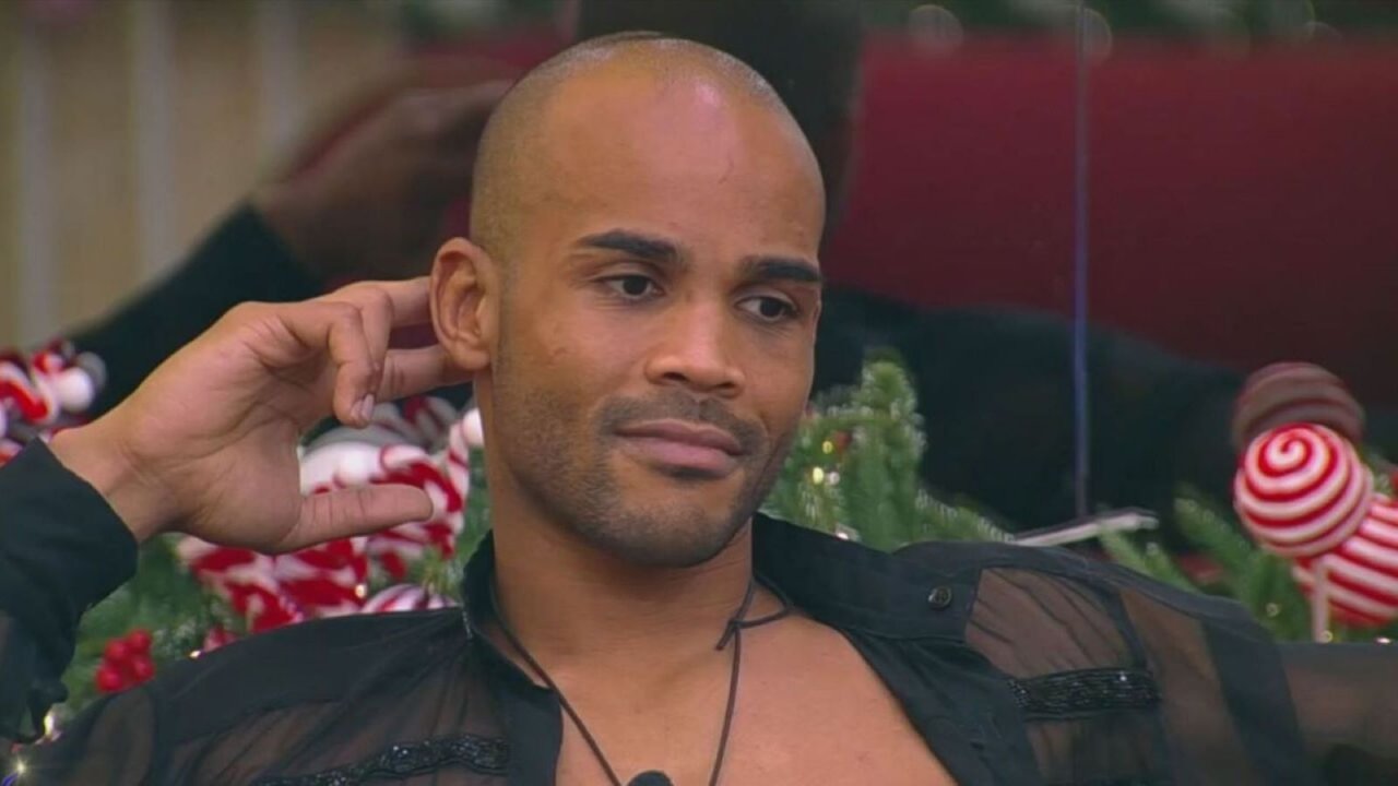 Maxime Mbanda è uno dei concorrenti che stasera potrebbe essere eliminato