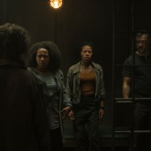 Silo. I ribelli nel finale della seconda stagione.