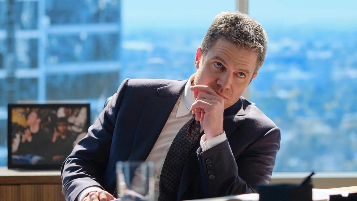 Suits LA: nel nuovo promo Stephen Amell e il ritorno di Harvey Specter