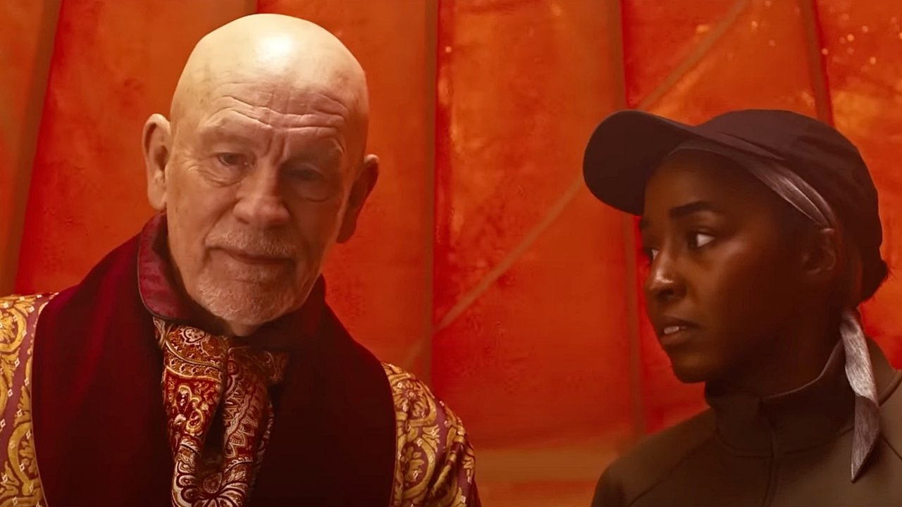 John Malkovich e Ayo Edebiri nel trailer di Opus