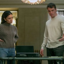 The Night Agent. Gabriel Basso e Luciane Buchanan in una scena della seconda stagione.