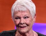 Judi Dench svela le conseguenze dei problemi di vista: 'Non posso più uscire da sola'