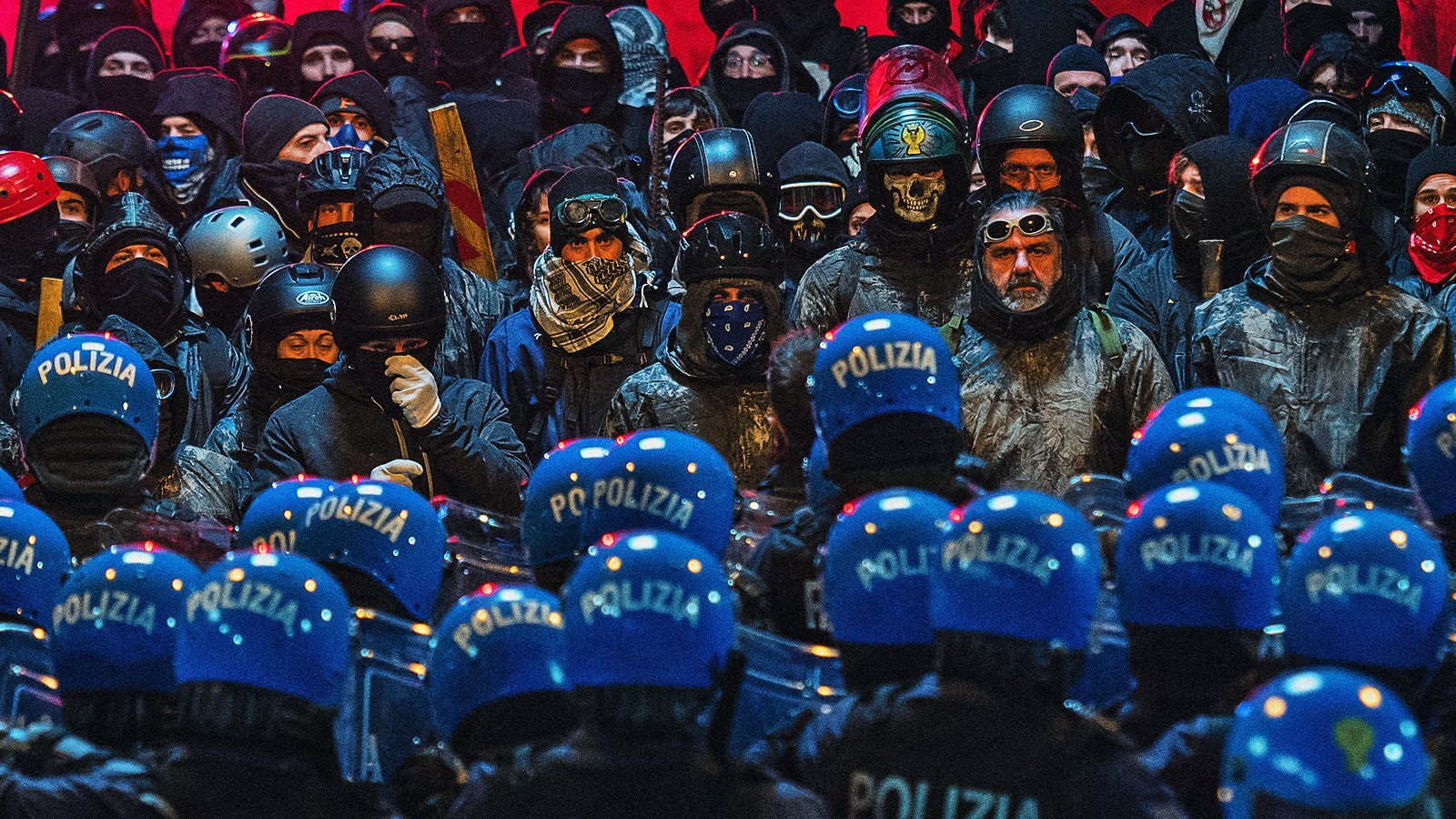 Un manifesto promozionale di ACAB affisso nella metro di Roma. Foto di Damiano Panattoni