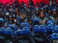 ACAB: la nostra analisi di un finale da manuale (che guarda agli zombie movie)