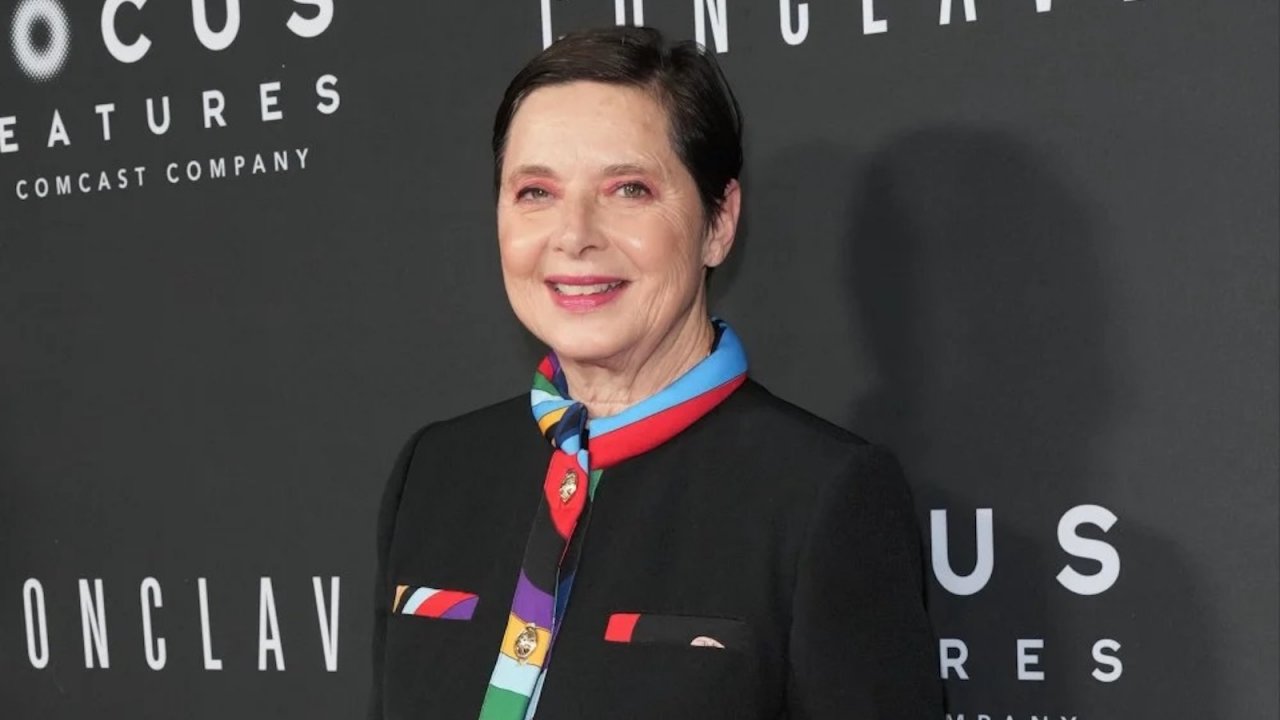 Isabella Rossellini sul red carpet di Conclave