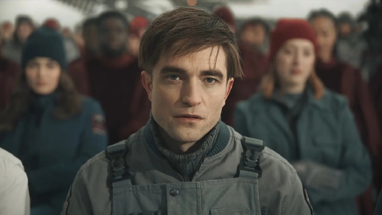 Robert Pattinson in un'immagine del trailer di Mickey 17