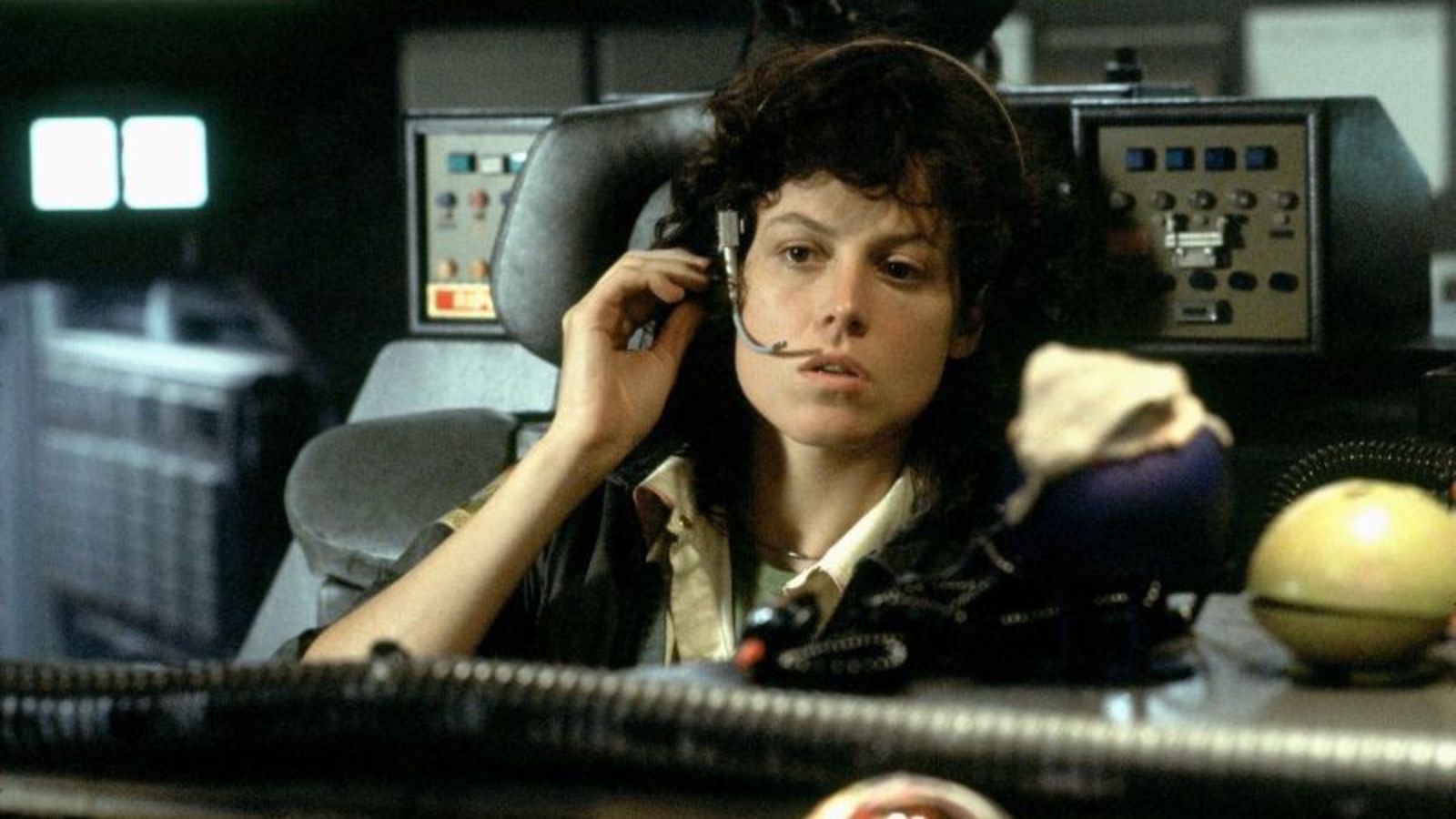 Alien: Sigourney Weaver in una scena del film