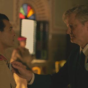 Lockerbie. Colin Firth e Nabil Alraee in una scena della serie.