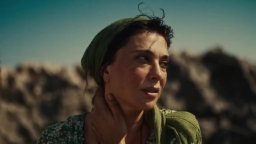 The Sand Castle - Official Trailer Netflix Film