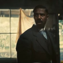 I Peccatori: Michael B. Jordan in una scena