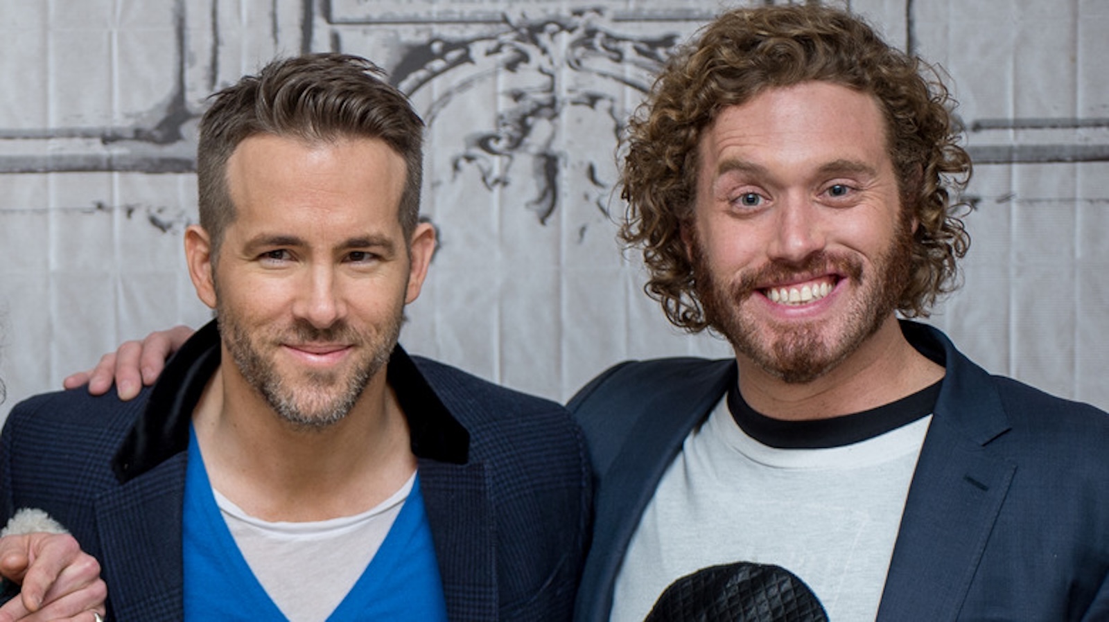 Ryan Reynolds e TJ Miller sul red carpet