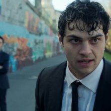 The Recruit. Noah Centineo e Teo Yoo in una scena della seconda stagione.