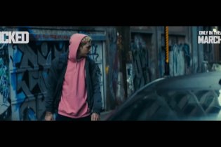 Locked - Trailer del thriller prodotto da Sam Raimi con Bill Skarsgård e Anthony Hopkins