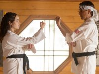 I giovani protagonisti di Cobra Kai 6 si allenano in una nuova clip della Parte 3