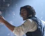 Frankenstein: Oscar Isaac è uno scienziato tormentato nel primo sguardo al film di Guillermo del Toro