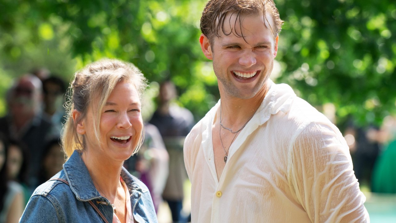 Renee Zellweger con Leo Woodall