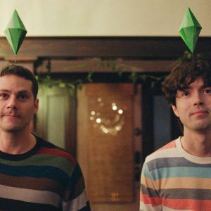 Twinless: Dylan O'Brien e James Sweeney in una scena