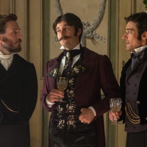 Il Conte di Montecristo. Sam Claflin, Lino Guanciale e Blake Ritson in una scena della serie.