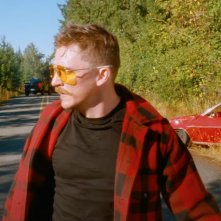 Strange Darling: Kyle Gallner in una scena del film