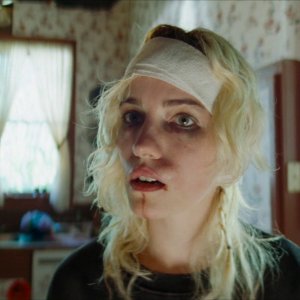 Strange Darling: Willa Fitzgerald in un primo piano