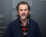 Ethan Hawke sta lavorando al remake di The Gunfighter (Romantico avventuriero)