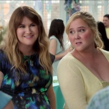 Kinda Pregnant: Amy Schumer e Jillian Bell in una foto