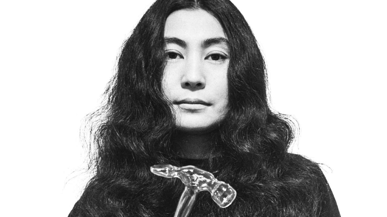 Primo piano di Yoko Ono