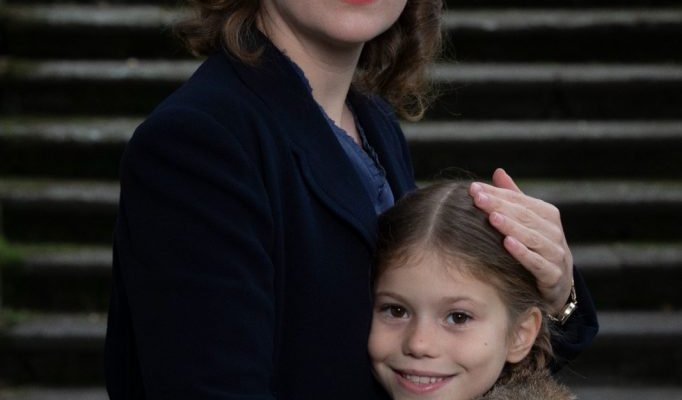 Film La Bambina Con La Valigia La bambina con la valigia (Film 2025): trama, cast e info - Movieplayer.it