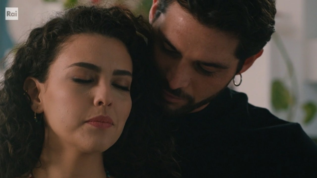 Fiore e Jonathan in una scena di Mina Settembre 3